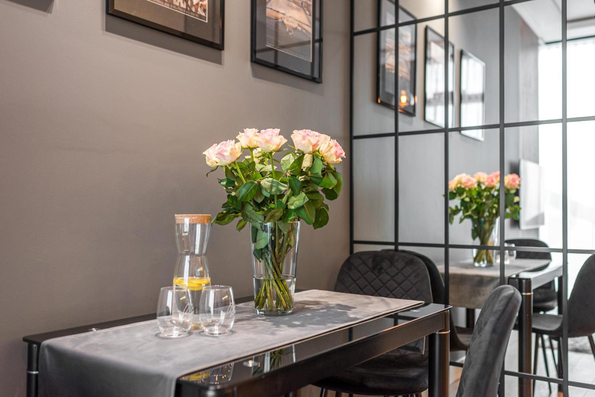 Q18 Aparthotel Bydgoszcz Buitenkant foto
