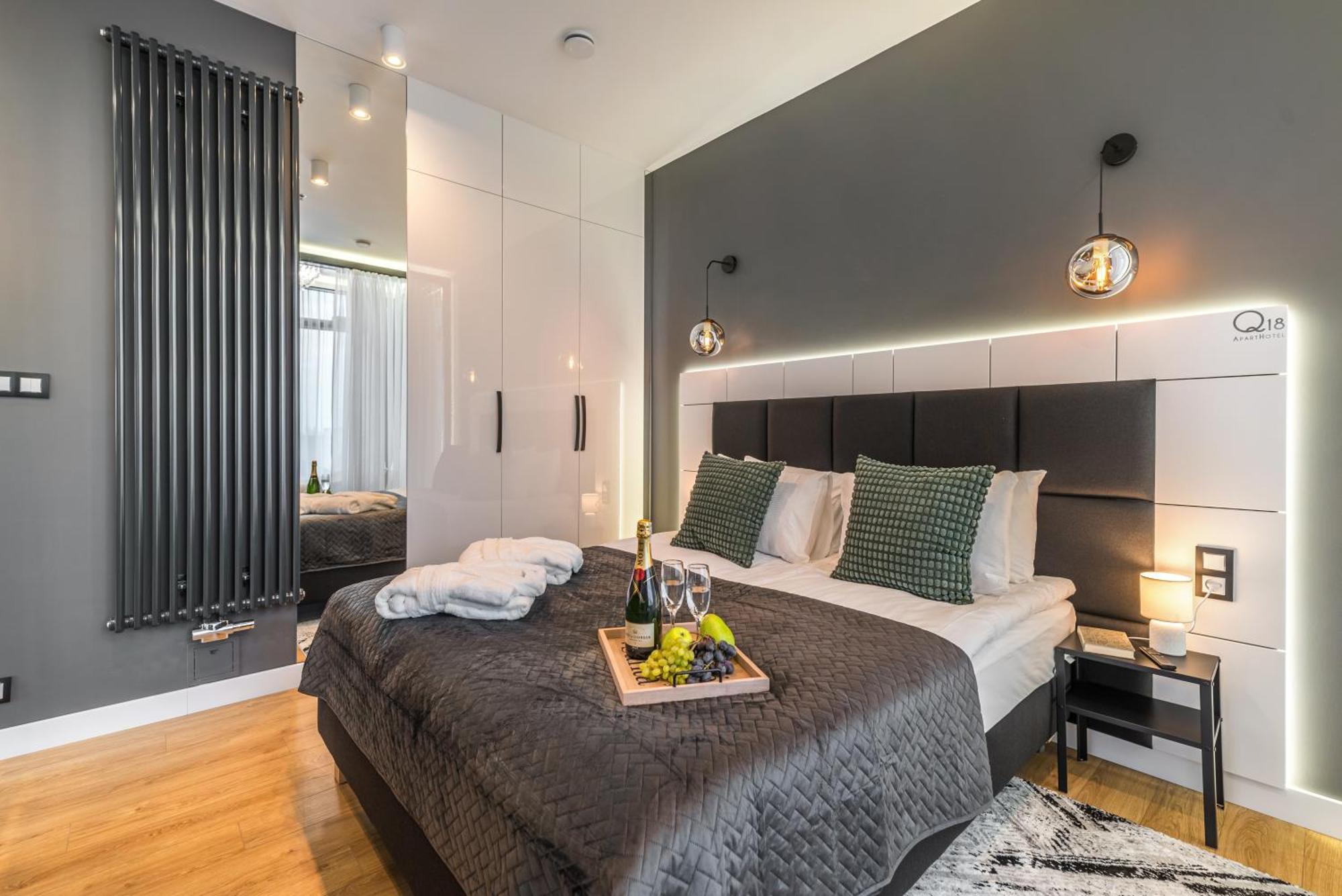Q18 Aparthotel Bydgoszcz Buitenkant foto